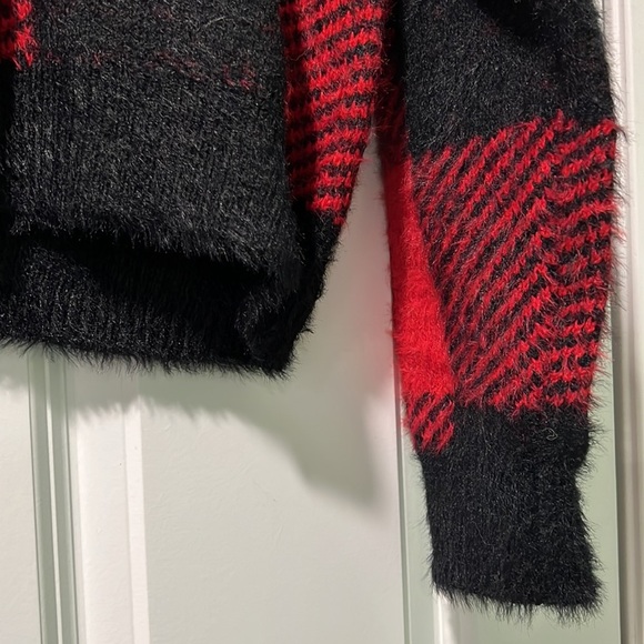 Fuzzy Cropped Sweater- XL - Picture 3 of 6